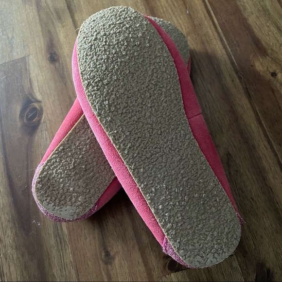 Girls Hot Pink Sparkly Minnetonka Moccasins kids Sz 4 - Picture 5 of 6